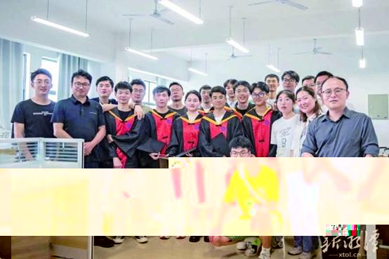 https://region-hunan-resource.xuexi.cn/image/1006/process/973bc18b60214e9cb1441ce391c26dbb.jpg